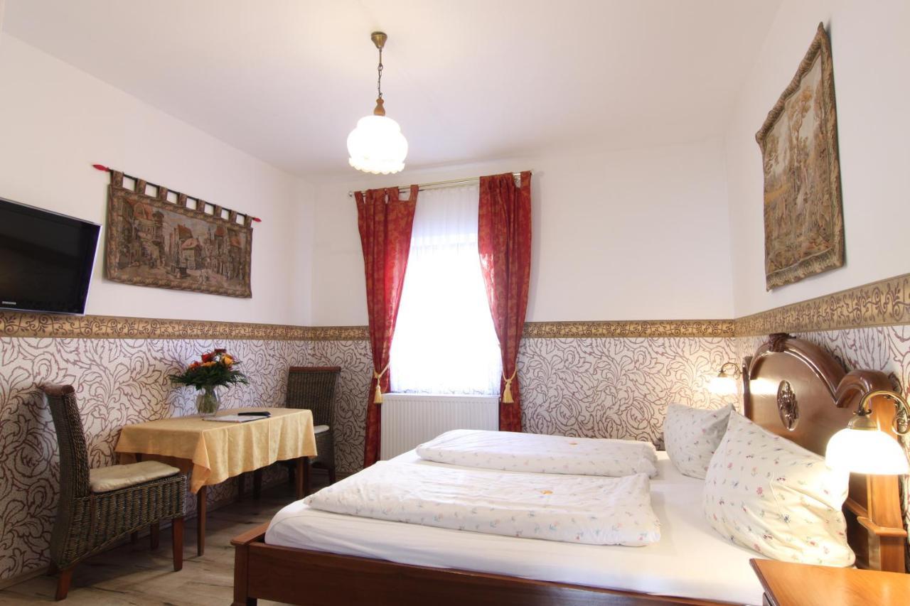 Kreuzerhof Hotel Garni روتنبورغ أوب در تاوبر المظهر الخارجي الصورة