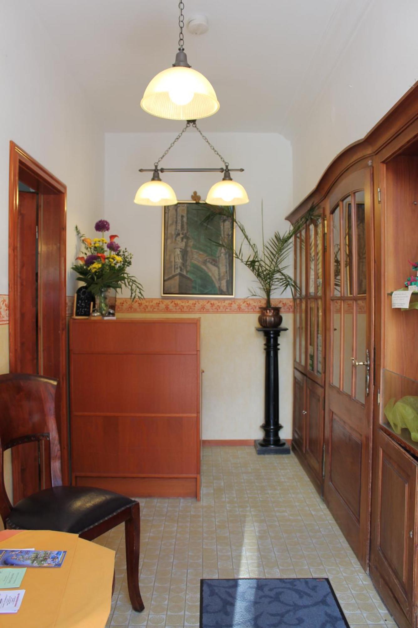 Kreuzerhof Hotel Garni روتنبورغ أوب در تاوبر المظهر الخارجي الصورة