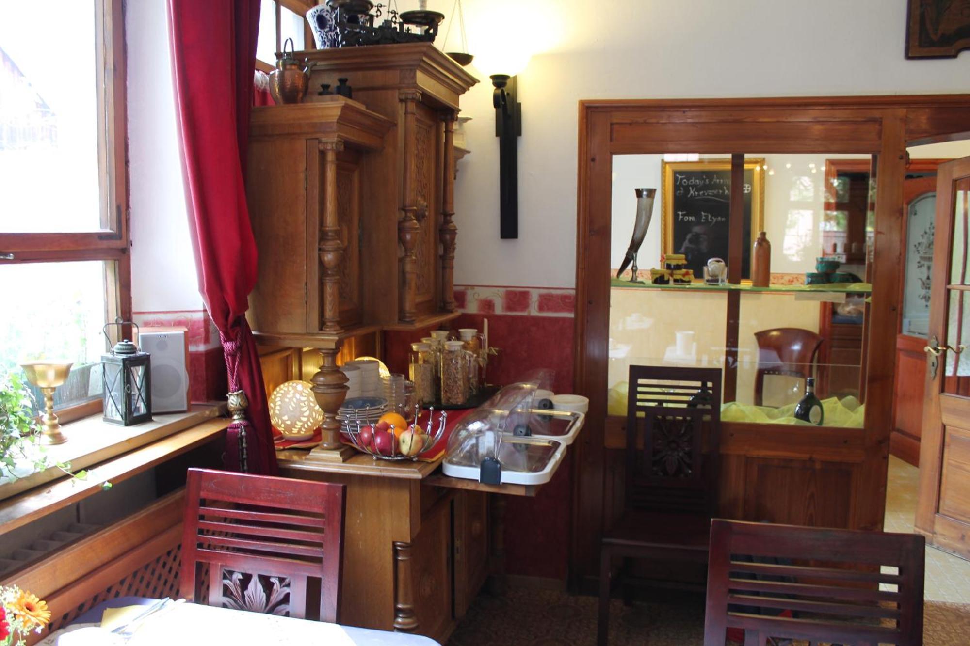 Kreuzerhof Hotel Garni روتنبورغ أوب در تاوبر المظهر الخارجي الصورة