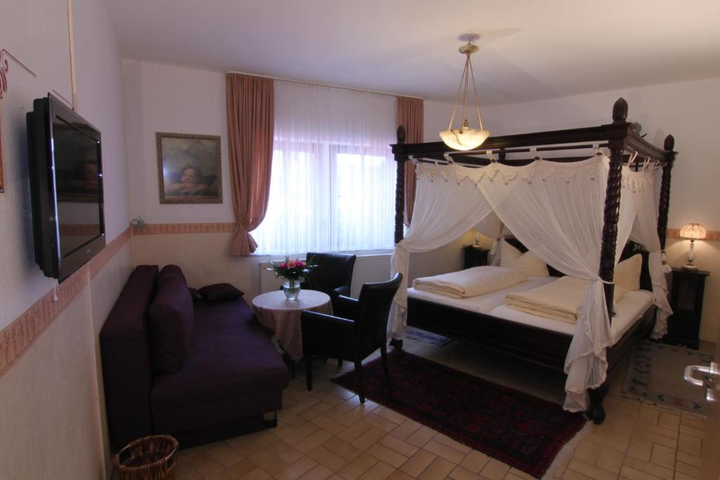 Kreuzerhof Hotel Garni روتنبورغ أوب در تاوبر المظهر الخارجي الصورة